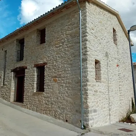 Casa Lhort Semesterbostad *